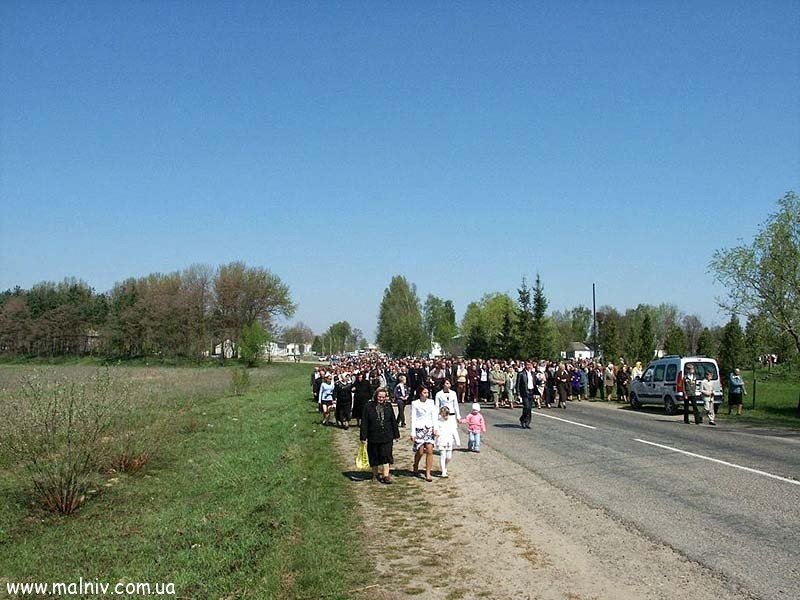 Таке враження що ніби з кожним роком людей на цьому святі все більше