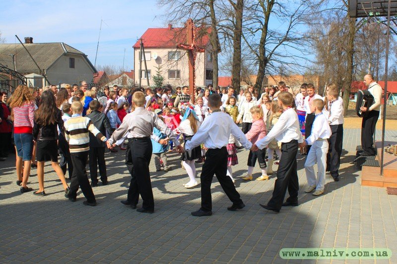 Гаївки з піснями під музику акордеону