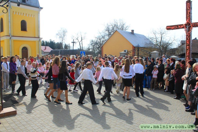 Гаївки продовжуються
